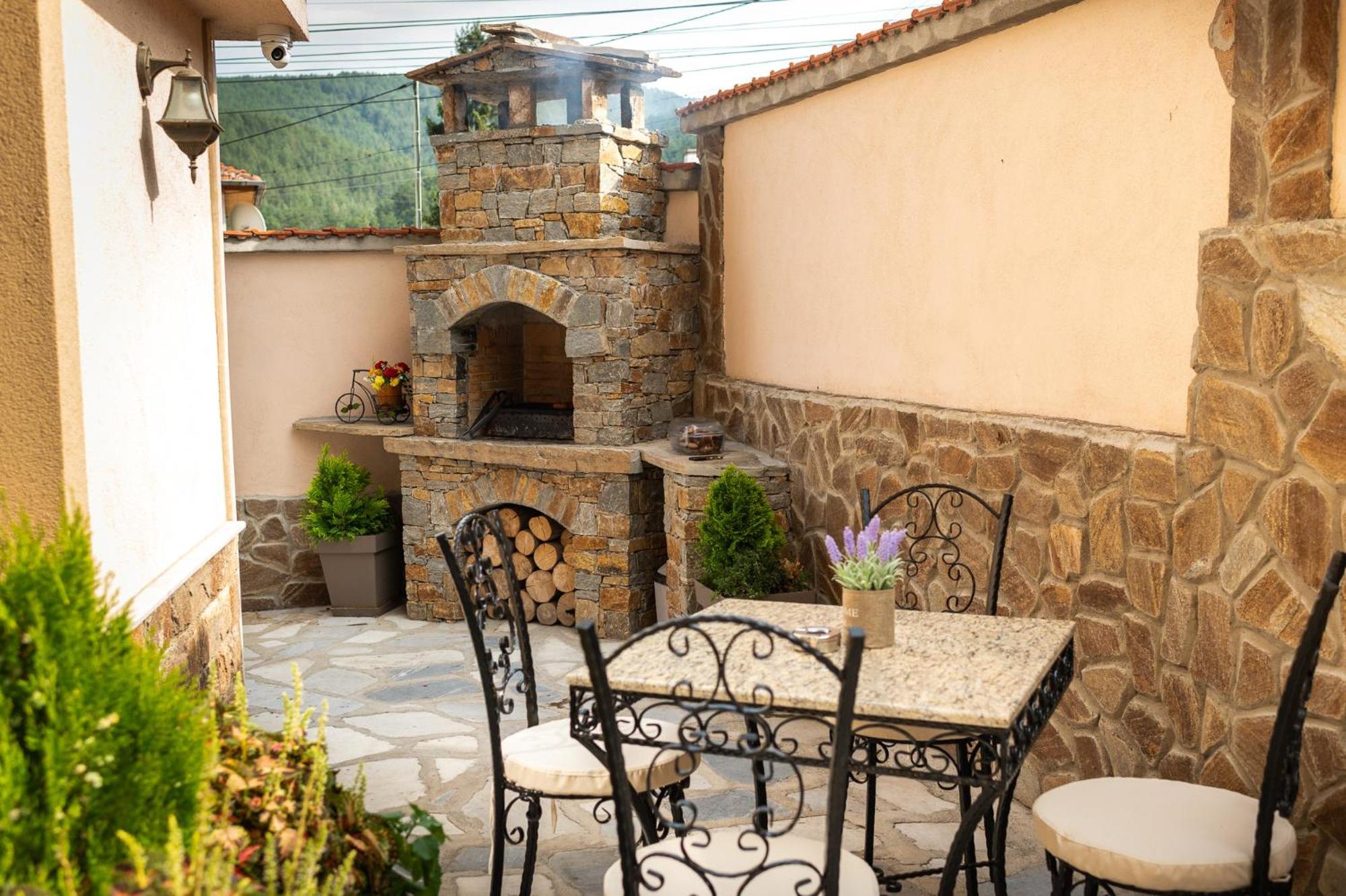 Beluga Guest House Velingrad Exterior foto